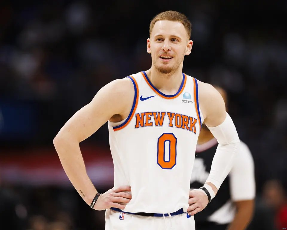 爱游戏电竞-阿贾克斯训练开放日，窗口期篮板制胜引欢呼，NBA常规赛在即，医务组通报恢复