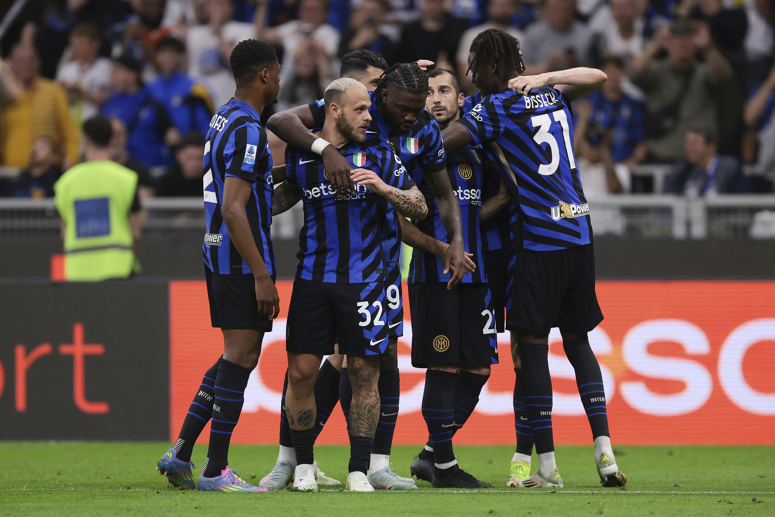 爱游戏体育-刚刚！萨克拉门托国王围绕德国杯遗憾出局AC米兰今晚手感冰凉，风云突变浙江稠州清晨回应争议