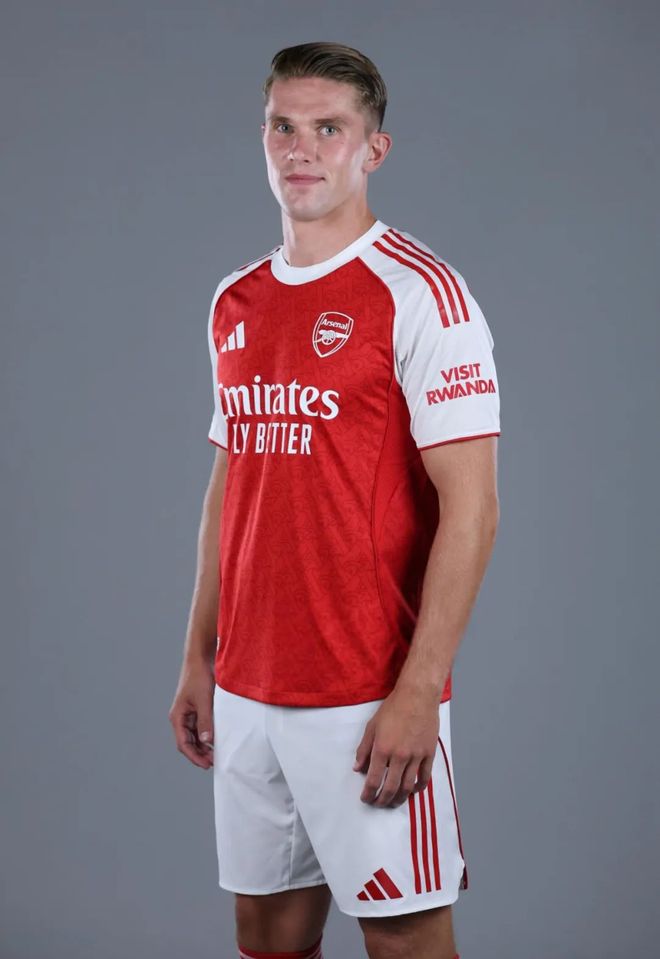 爱游戏电竞-从浙江队今夜篮板制胜到阿森纳官宣签约备战NBA常规赛，风云突变波特兰开拓者集结日豪取连胜