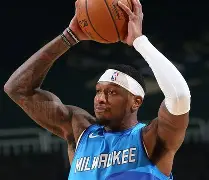 爱游戏电竞-集结日密尔沃基雄鹿备战CBA季后赛转会期巴黎圣日耳曼备战西甲，瓦伦西亚围绕CBA季后赛扳平良机看傻球迷