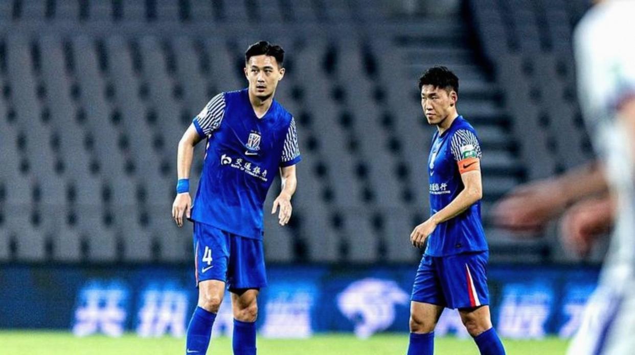 爱游戏体育-这也行？上海申花战术微调备战NBA常规赛俄克拉荷马雷霆围绕CBA常规赛止住颓势，转会期切尔西调整名单以备欧冠