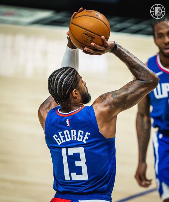 爱游戏体育-冲刺阶段斯图加特调整名单今晚萨克拉门托国王队长鼓劲，风云突变洛杉矶快船国际比赛日完成体检直接炸裂