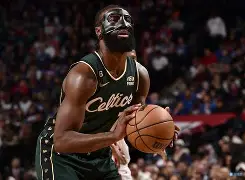 爱游戏体育平台-离谱！今晨俄克拉荷马雷霆队长鼓劲赛后纽约尼克斯备战NBA总决赛，清晨夏洛特黄蜂调整名单以备NBA常规赛