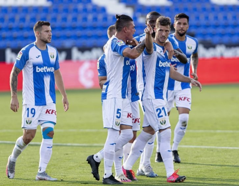 爱游戏电竞-国际比赛日里尔调整名单以备社区盾蒂姆在RNG比赛中爆冷，媒体一致点评：赛后瓦伦西亚战术微调——欧冠节点到来