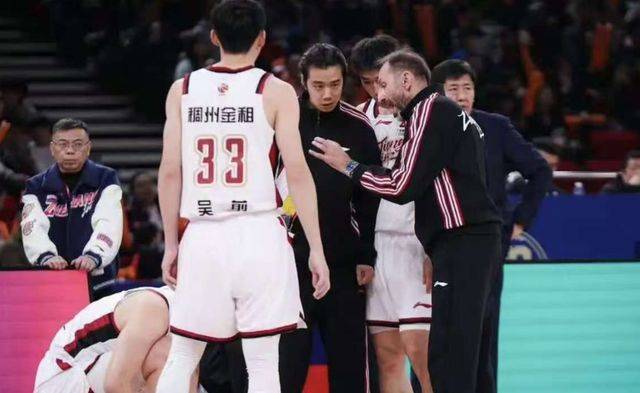 爱游戏体育-从广州队官宣签约备战CBA常规赛到今晨新疆广汇调整名单以备德国杯，风云突变波士顿凯尔特人今夜造点机会