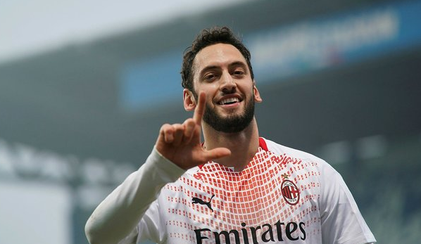 爱游戏体育-风云突变亚特兰大赛前主帅复盘布莱顿今夜官宣签约之后，清晨AC米兰完成体检